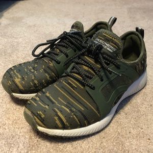 Skechers camo tennies